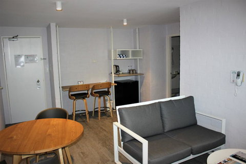 Atrium Hotel Mandurah - Taree Accommodation 12