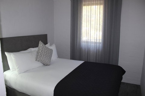 Atrium Hotel Mandurah - Taree Accommodation 3
