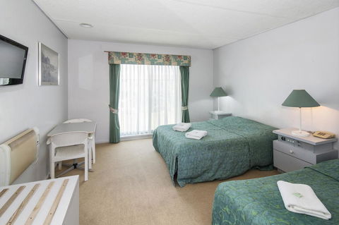 Augusta Hotel Motel - Taree Accommodation 2