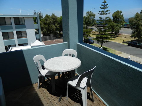 Riverside - Taree Accommodation 5