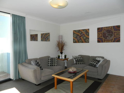 Riverside - Taree Accommodation 11