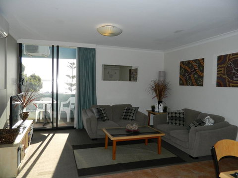 Riverside - Taree Accommodation 9