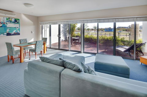 Seashells Mandurah - Taree Accommodation 9