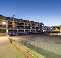 Dolphin Quay Apartments - Taree Accommodation