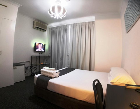 Criterion Hotel Perth - Taree Accommodation 6