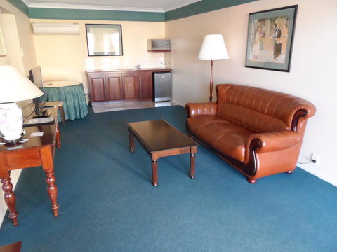 Clifton Motel & Grittleton Lodge - Taree Accommodation 25