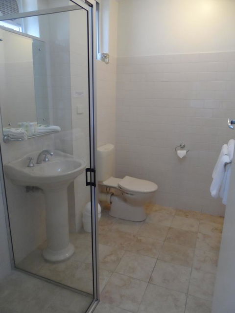 Clifton Motel & Grittleton Lodge - Taree Accommodation 24