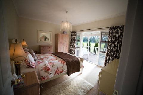 Park Farm Retreat - Taree Accommodation 0