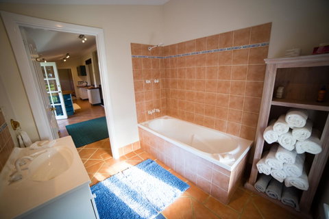 Park Farm Retreat - Taree Accommodation 3