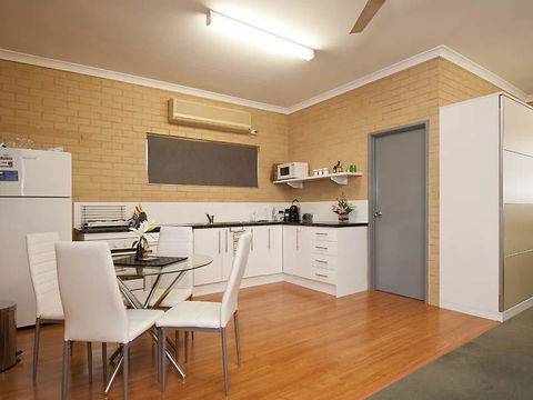 Garden Studio - Taree Accommodation 2