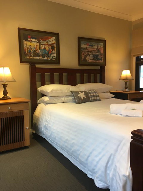 Rowley House - Taree Accommodation 12