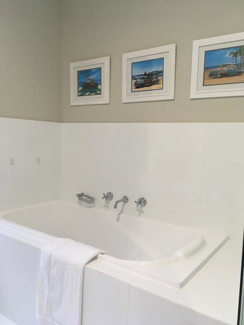 Rowley House - Taree Accommodation 1