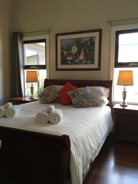 Rowley House - Taree Accommodation 6