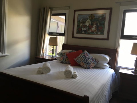 Rowley House - Taree Accommodation 15