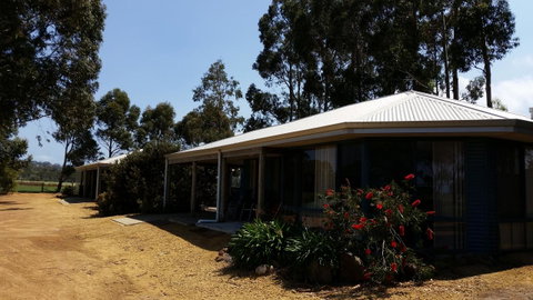 Cosy Corner Chalets - Taree Accommodation 12