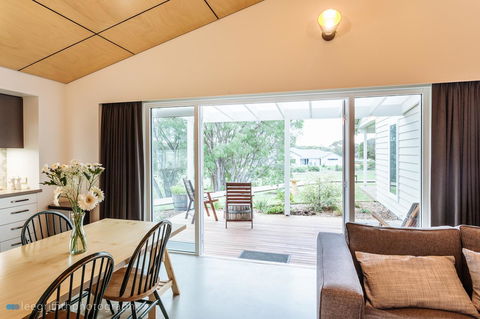 Stablebase - Taree Accommodation 10