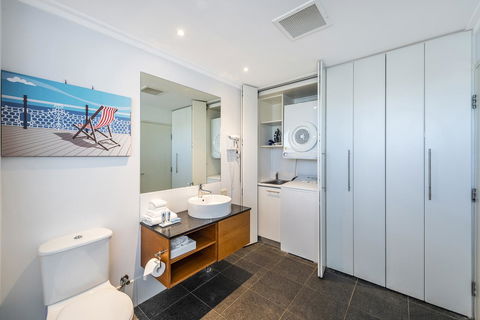 A 406 FANTASTIC OCEAN BEACH And MARINA VIEW APT - MANDURAH - Taree Accommodation 15