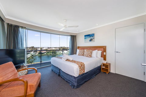 A 406 FANTASTIC OCEAN BEACH And MARINA VIEW APT - MANDURAH - Taree Accommodation 12
