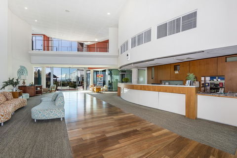 A 406 FANTASTIC OCEAN BEACH And MARINA VIEW APT - MANDURAH - Taree Accommodation 6