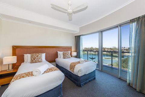 A 406 FANTASTIC OCEAN BEACH And MARINA VIEW APT - MANDURAH - Taree Accommodation 17