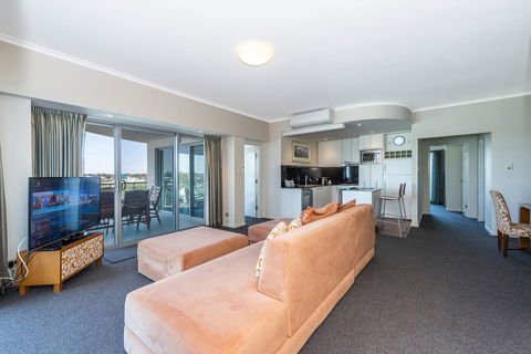 A 406 FANTASTIC OCEAN BEACH And MARINA VIEW APT - MANDURAH - Taree Accommodation 22