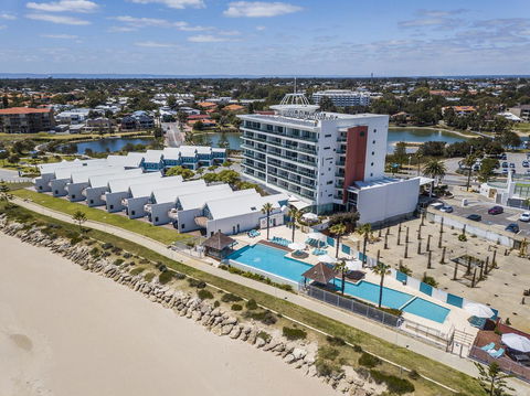 A 406 FANTASTIC OCEAN BEACH And MARINA VIEW APT - MANDURAH - Taree Accommodation 7