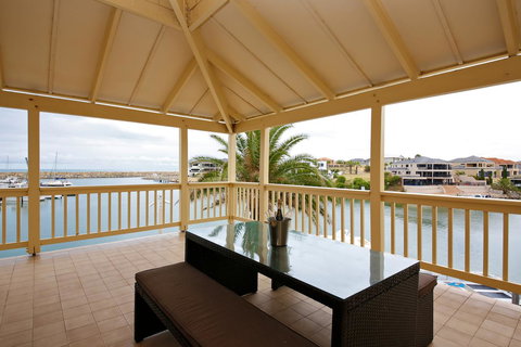 The Marina Hotel - Mindarie - Taree Accommodation 7