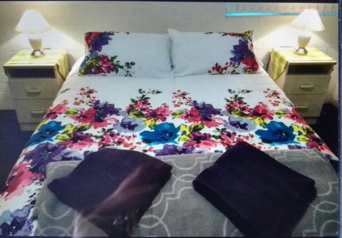 Perth City Retreat - Taree Accommodation 11