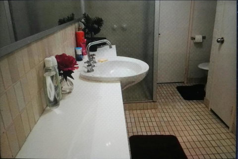 Perth City Retreat - Taree Accommodation 9