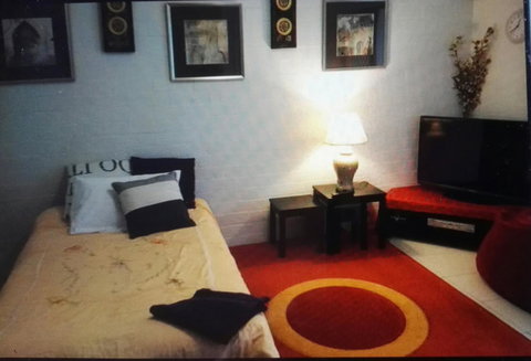 Perth City Retreat - Taree Accommodation 8