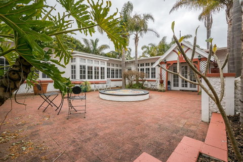 Elliot House - Taree Accommodation 15