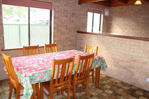 Kestrel Chalets - Taree Accommodation 20