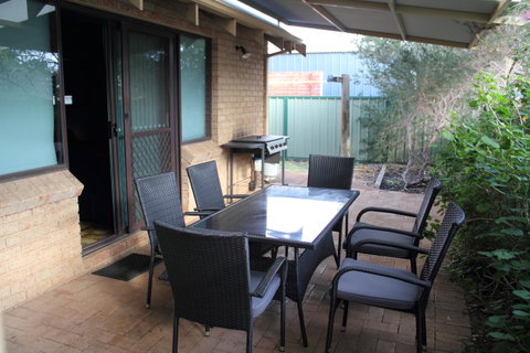 Kestrel Chalets - Taree Accommodation 11