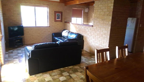 Kestrel Chalets - Taree Accommodation 1