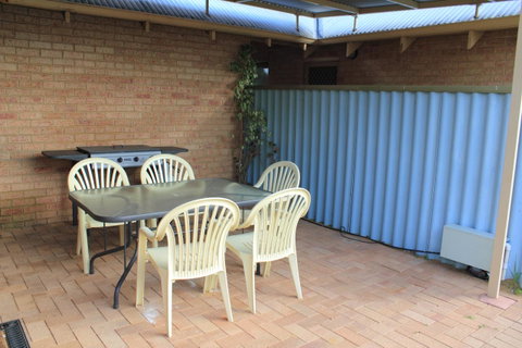 Kestrel Chalets - Taree Accommodation 23