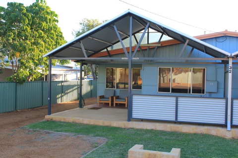 Kestrel Chalets - Taree Accommodation 0