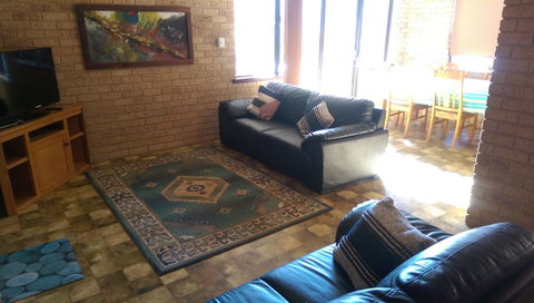 Kestrel Chalets - Taree Accommodation 6