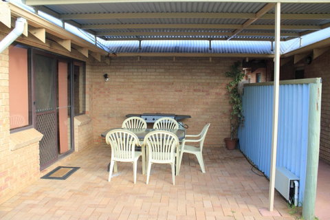 Kestrel Chalets - Taree Accommodation 13