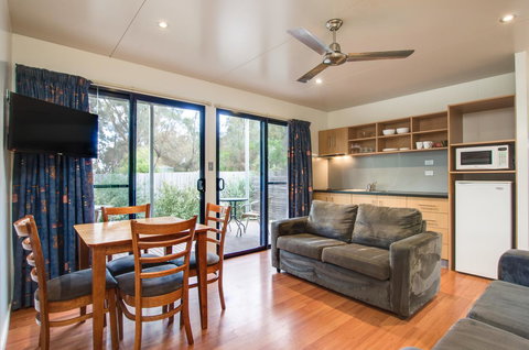 Swansea Beach Chalets - Taree Accommodation 12