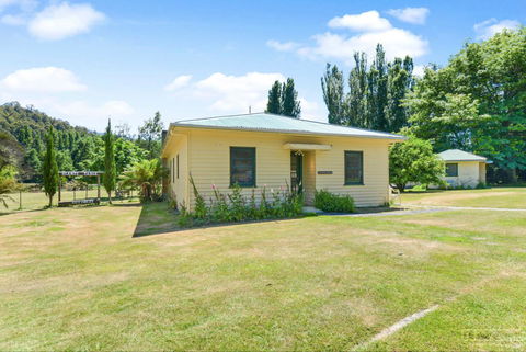 Giants Table And Cottages - Taree Accommodation 24