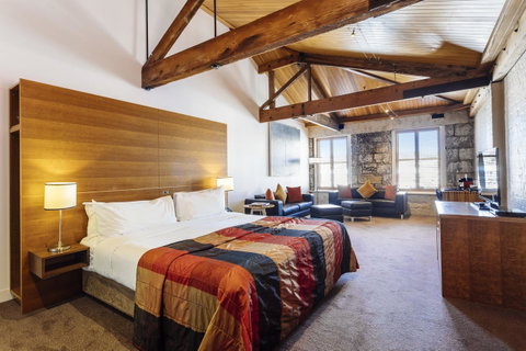 The Henry Jones Art Hotel - Taree Accommodation 6