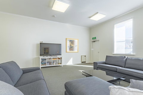 4 Bedroom House - Hobart CBD - Free Parking - Free WIFI - Taree Accommodation 20