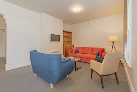 4 Bedroom House - Hobart CBD - Free Parking - Free WIFI - Taree Accommodation 22