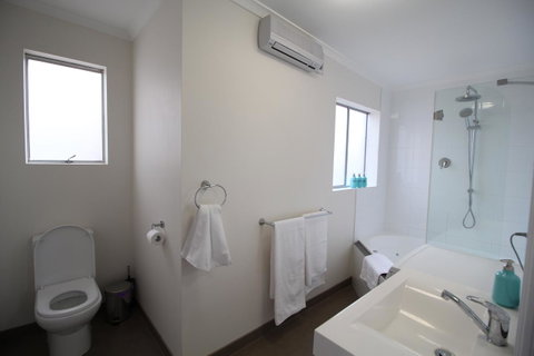 Trinity Hill Apartments - Taree Accommodation 1