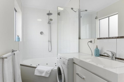 Trinity Hill Apartments - Taree Accommodation 2