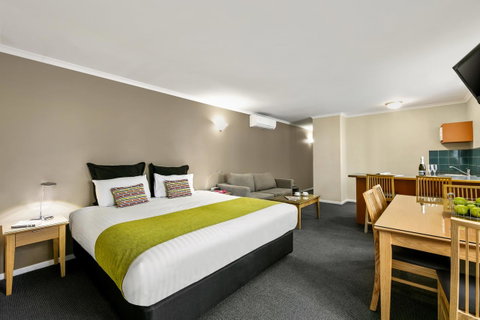 Hobart Waterfront Apartments - Taree Accommodation 2