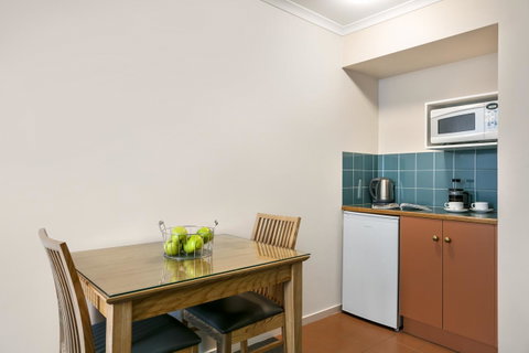 Hobart Waterfront Apartments - Taree Accommodation 11