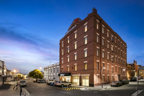 Hobart Waterfront Apartments - Taree Accommodation 4