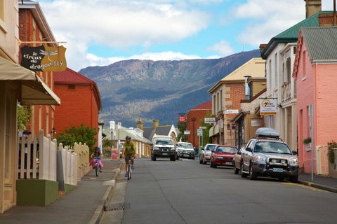 Hobart Waterfront Apartments - Taree Accommodation 8