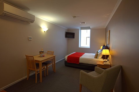 Hobart Waterfront Apartments - Taree Accommodation 16
